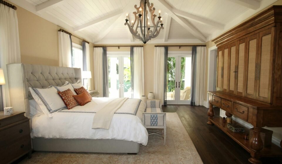 How to Choose Relaxing Paint Colors for Your Bedroom Space